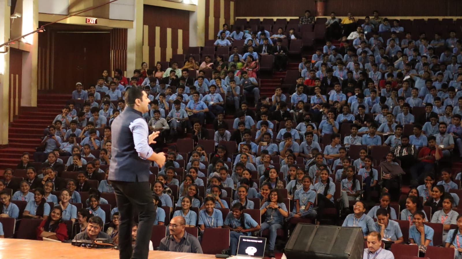 A packed Happy Parenting Club seminar — Parikshit Jobanputra in conversation with students and parents