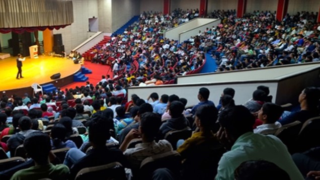 Live parenting seminar by Parikshit Jobanputra to thousands of Indian parents
